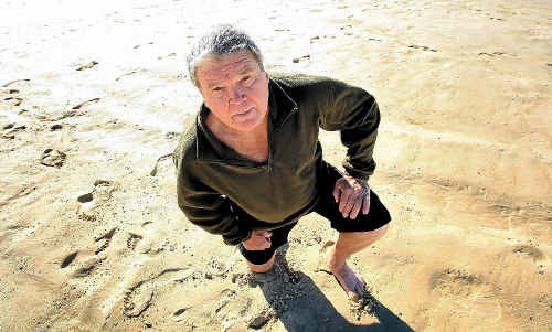 Seagulls Fishing Club president Charlie Howe said a total ban on harvesting pipis from NSW beaches was needed to save the species.